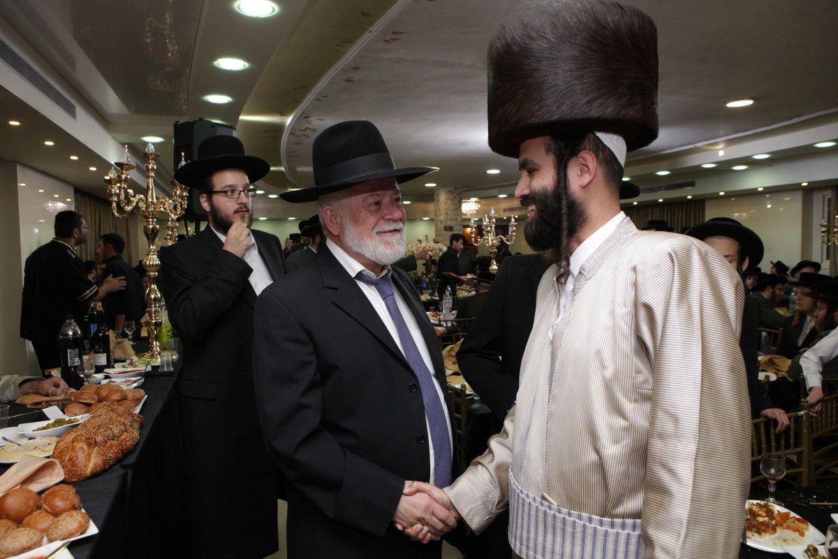 שמחת בר המצווה לבן העסקן חזקי ברוין. גלריה