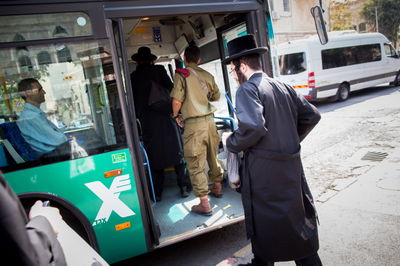 פטור מלא לעגלות בתחבורה ציבורית; הנחת נוער בכל הקווים