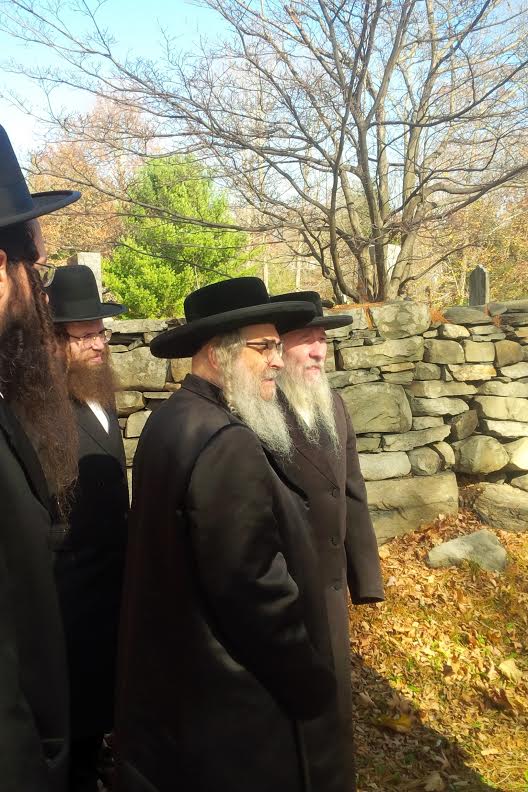 מה חיפש האדמו"ר מסאטמר בבית קברות של גויים?