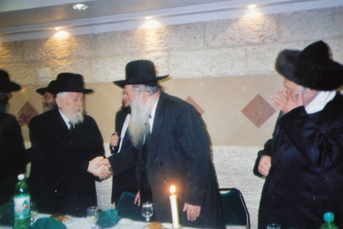 צפו בגלריה: מראות מחייו של הגאון הרב דב צבי קרלנשטיין זצ"ל