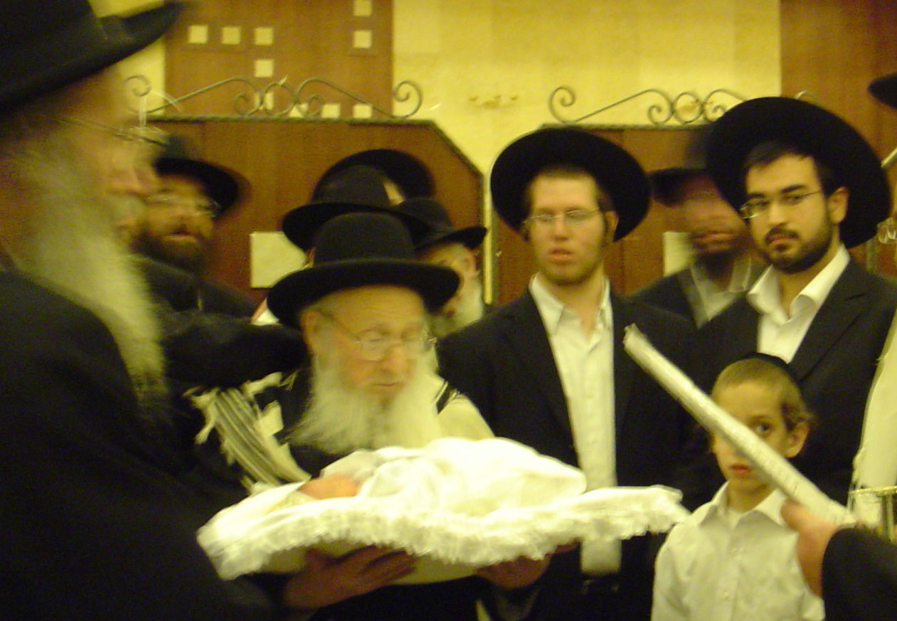 צפו בגלריה: מראות מחייו של הגאון הרב דב צבי קרלנשטיין זצ"ל