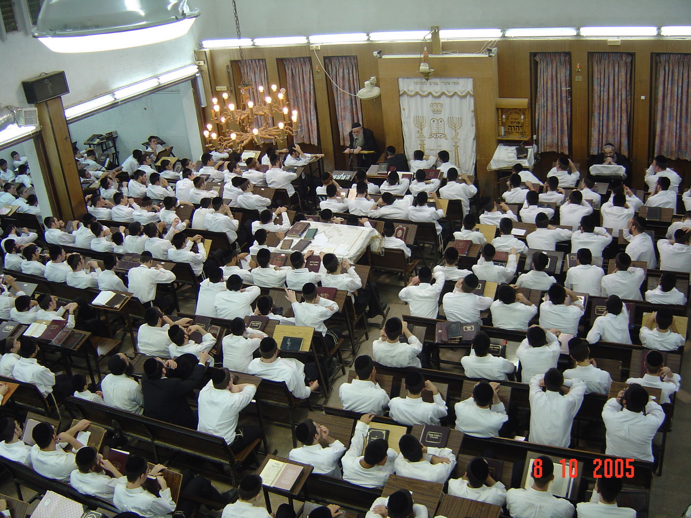 צפו בגלריה: מראות מחייו של הגאון הרב דב צבי קרלנשטיין זצ"ל