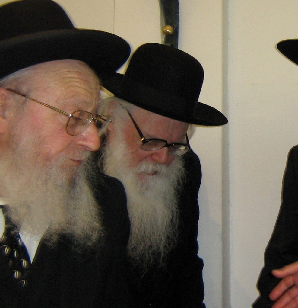 צפו בגלריה: מראות מחייו של הגאון הרב דב צבי קרלנשטיין זצ"ל