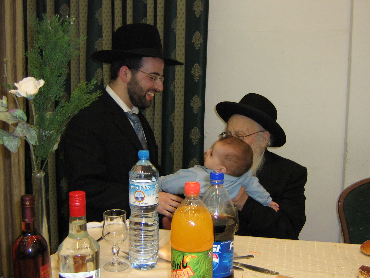 צפו בגלריה: מראות מחייו של הגאון הרב דב צבי קרלנשטיין זצ"ל