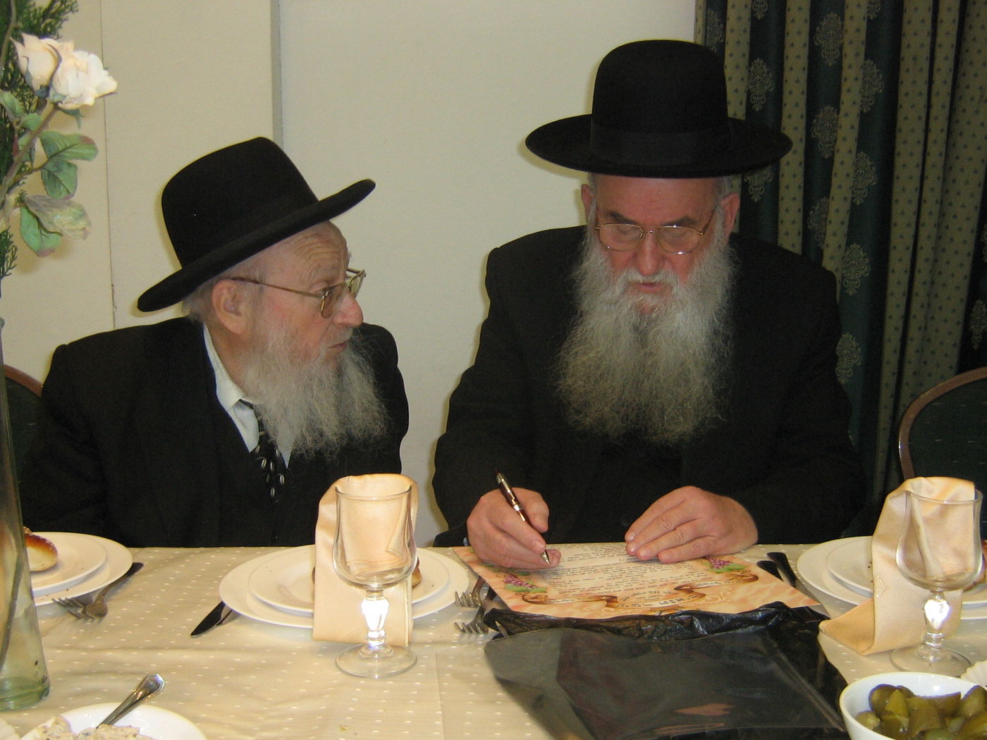 צפו בגלריה: מראות מחייו של הגאון הרב דב צבי קרלנשטיין זצ"ל