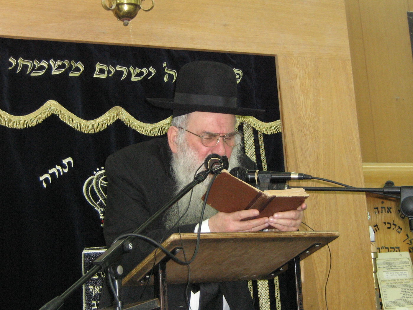 צפו בגלריה: מראות מחייו של הגאון הרב דב צבי קרלנשטיין זצ"ל