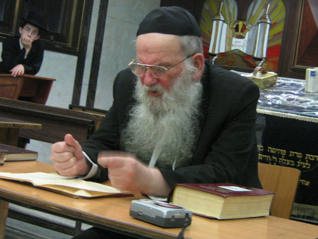 צפו בגלריה: מראות מחייו של הגאון הרב דב צבי קרלנשטיין זצ"ל