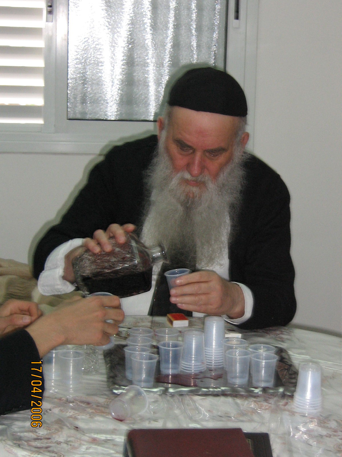 צפו בגלריה: מראות מחייו של הגאון הרב דב צבי קרלנשטיין זצ"ל