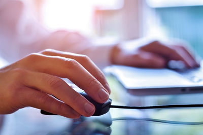 העכבר הזה לא תמים בכלל. הצטיידו בחומר חיטוי בהקדם