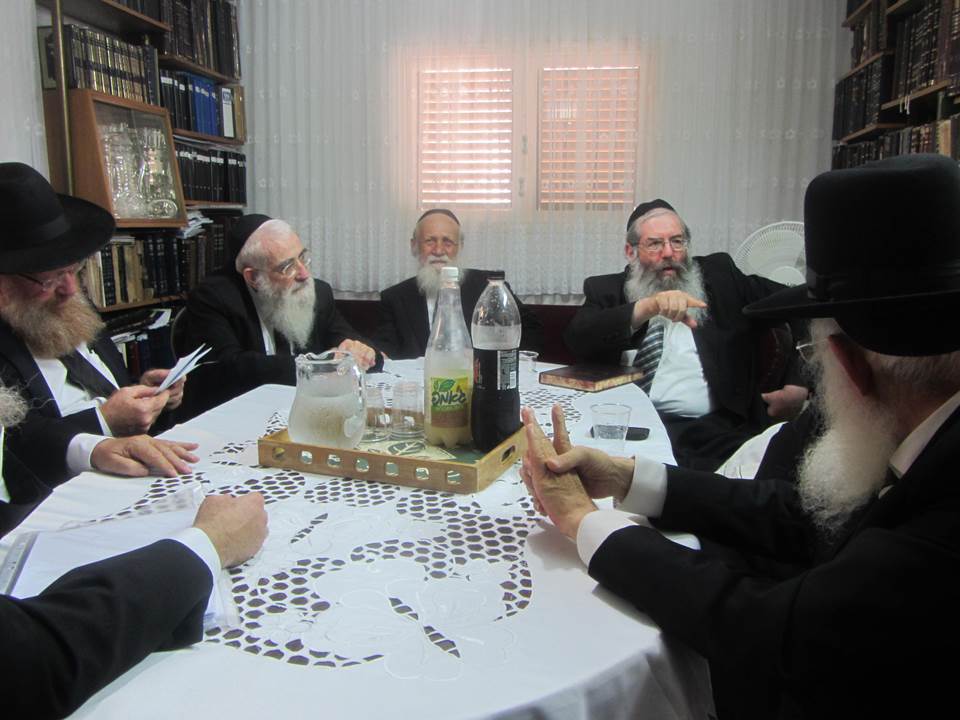 מאבק הסמינרים: המועצות יכריעו האם לפרק את המחוז החרדי