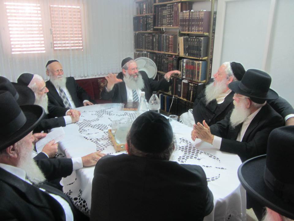 מאבק הסמינרים: המועצות יכריעו האם לפרק את המחוז החרדי