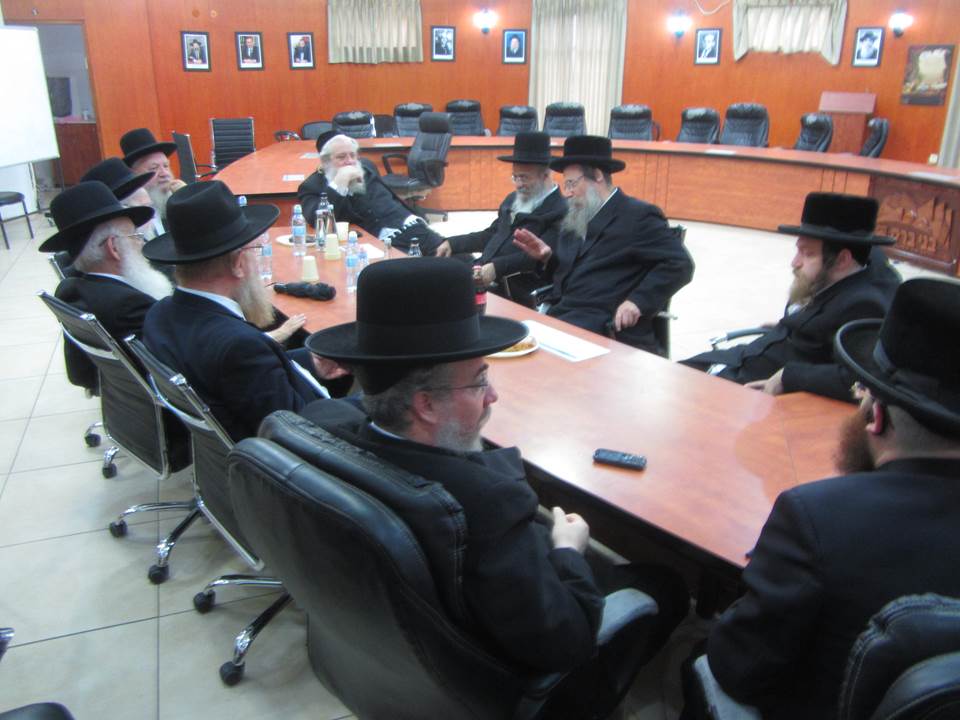 מאבק הסמינרים: המועצות יכריעו האם לפרק את המחוז החרדי