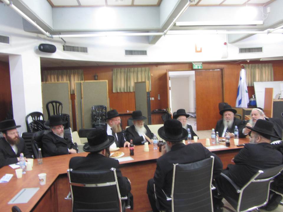 מאבק הסמינרים: המועצות יכריעו האם לפרק את המחוז החרדי