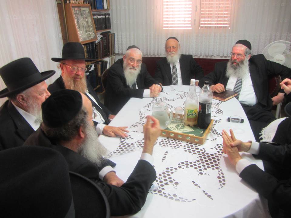 מאבק הסמינרים: המועצות יכריעו האם לפרק את המחוז החרדי