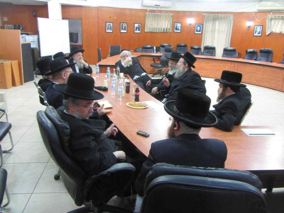 מאבק הסמינרים: המועצות יכריעו האם לפרק את המחוז החרדי