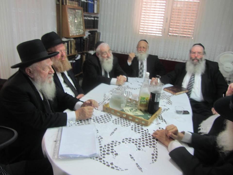 מאבק הסמינרים: המועצות יכריעו האם לפרק את המחוז החרדי