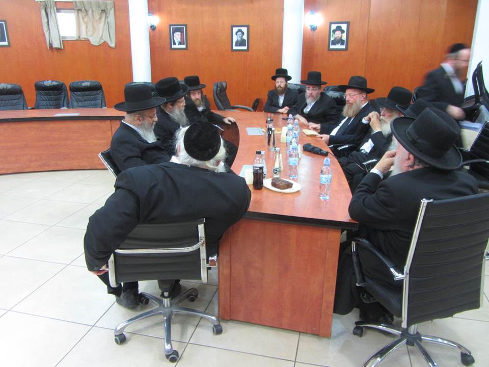 מאבק הסמינרים: המועצות יכריעו האם לפרק את המחוז החרדי