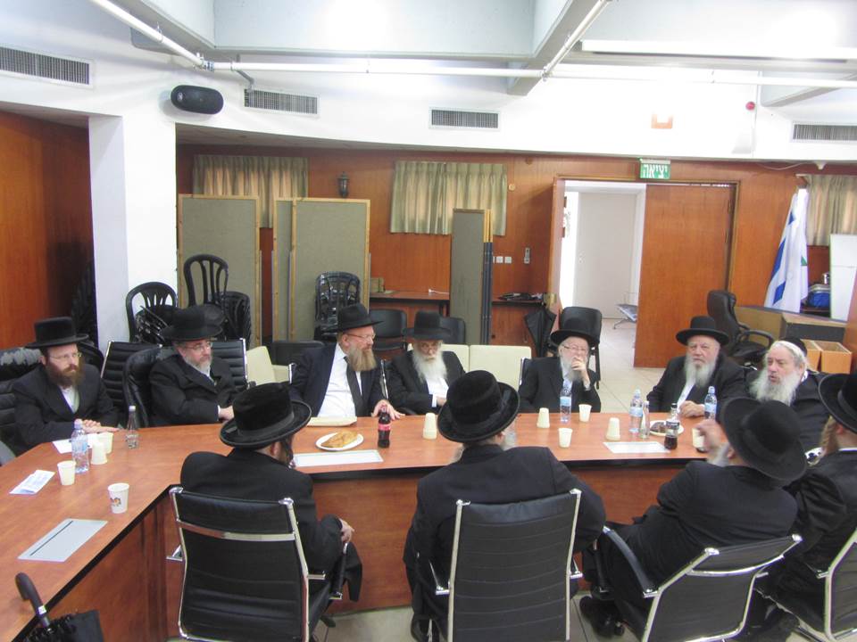 מאבק הסמינרים: המועצות יכריעו האם לפרק את המחוז החרדי