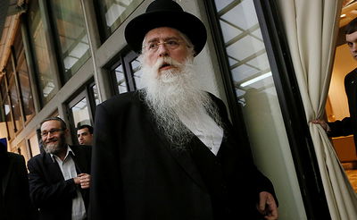 סגן שר החינוך מאיר פרוש, לא יתפטר?