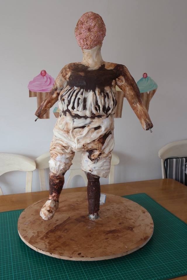 מרשימה ומלחיצה: עוגה בדמות הנסיך ג'ורג'