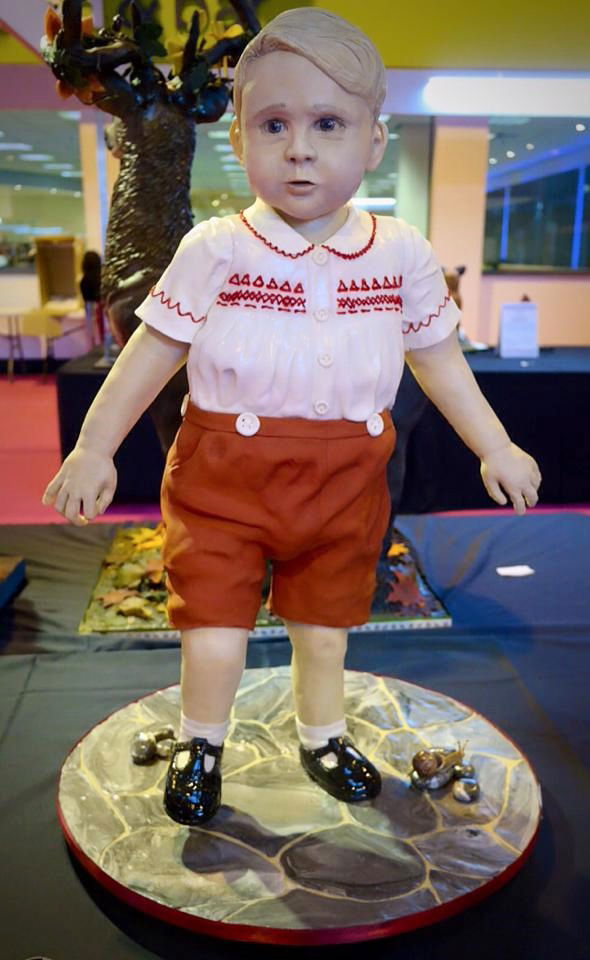 מרשימה ומלחיצה: עוגה בדמות הנסיך ג'ורג'