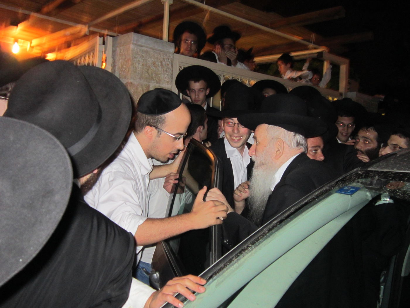 צפו בגלריה: מראות מחייו של הגאון הרב דב צבי קרלנשטיין זצ"ל