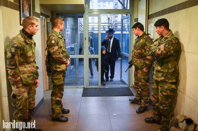 אבטחה במוסדות יהודים בפריז, ארכיון