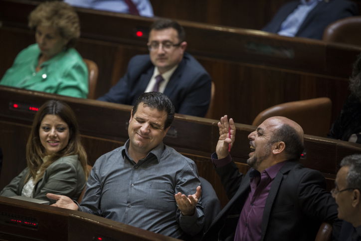 הצבעות, עייפות וצעקות • כך נראתה ההצבעה בכנסת על חוק התקציב