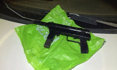 צפו: שני ערבים ניסו להבריח רובה קארל גוסטב ונתפסו