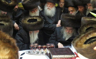 הרבי ממכנובקא אצל הרבי מבעלזא