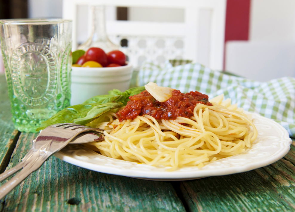 ספגטי עם רוטב בולונז פרווה