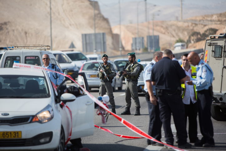 מעצרים, בידוק פלסטינים וביטול אישורי עבודה: הצעדים החדשים נגד הטרור