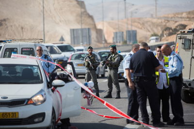 מעצרים, בידוק פלסטינים וביטול אישורי עבודה: הצעדים החדשים נגד הטרור