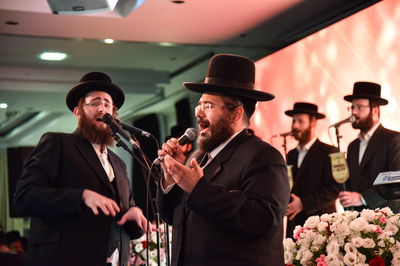 "ריבון העולמים" בביצוע מיוחד של מקהלת 'מלכות', ישראל אדלר ויענקי רובין • צפו