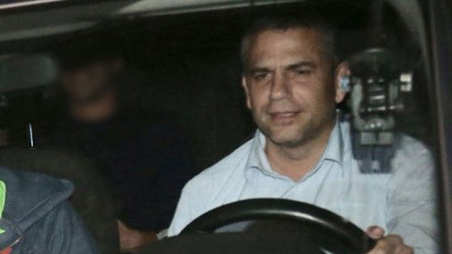 מגל בדרכו לפגישה עם בנט, אמש.