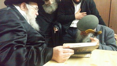 הרבי מבעלזא אצל הסנדלר