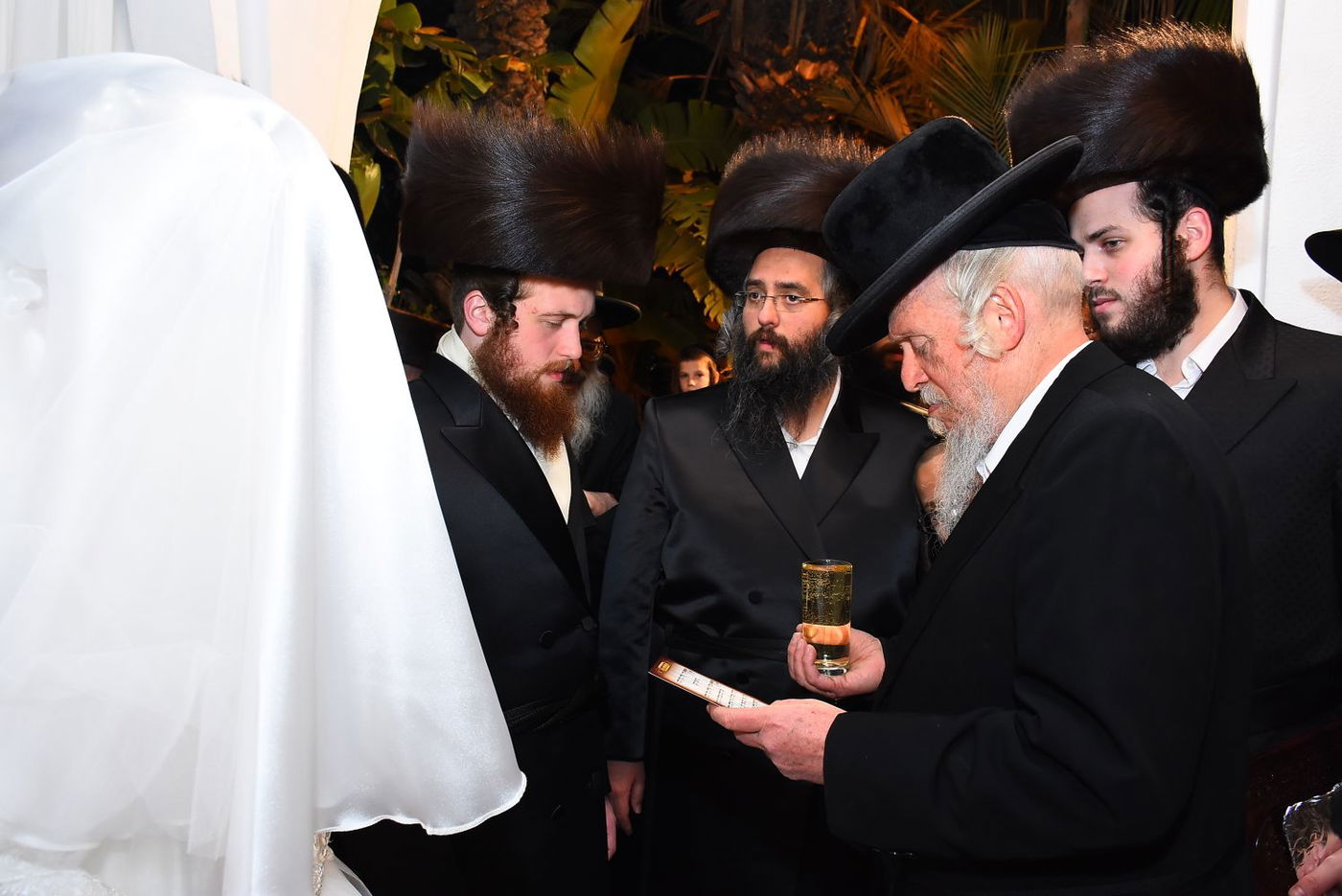 חתונת בן הנגיד חיים יענקל ליבוביץ עם בת האדמו"ר • תיעוד