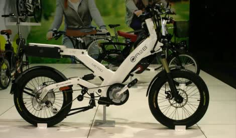 שידל קטינים לגנוב סוללות מאופניים חשמליים ונעצר