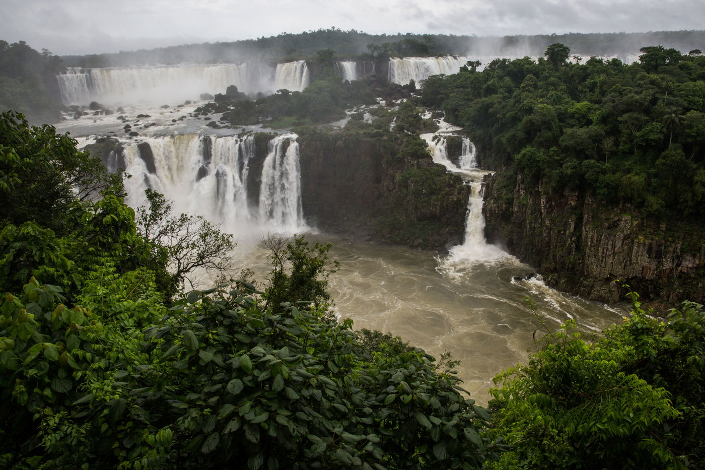תיעוד מרהיב: מפלי נהר האיגואסו