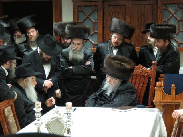 "החוזר" מחב"ד ביקר אצל הרבי מבעלזא • צפו