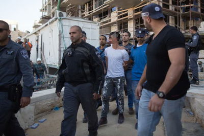 צפו בווידאו: לכידת המחבל מפיגוע הדקירה בשמגר