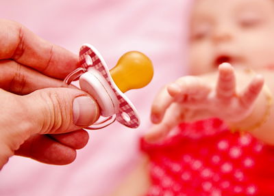 משרד הכלכלה: חומרים מסרטנים נמצאו בסדרת מוצצים