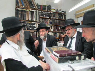 ראשי 'דגל התורה' דנים עם מרן הרב שטיינמן בחוק הגיוס