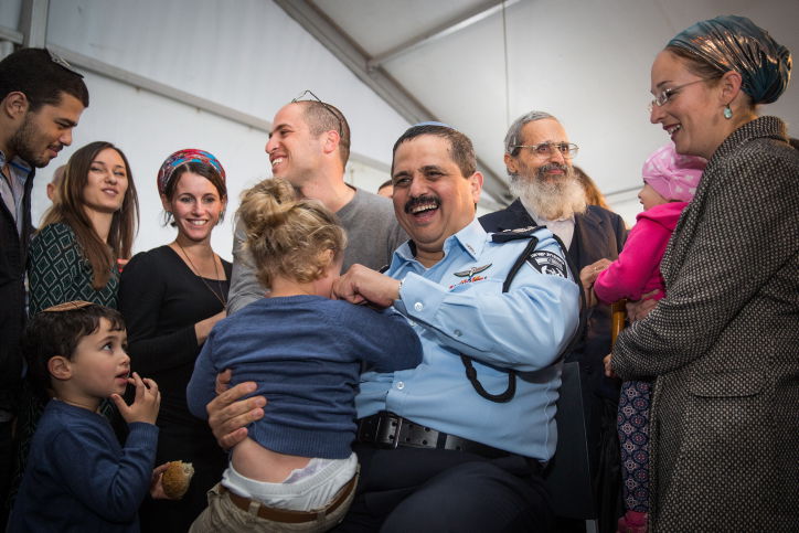 צפו: היום הראשון של השוטר מספר 1 בתמונות