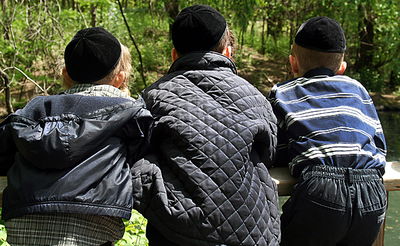 לילדים המצולמים אין כל קשר לכתבה