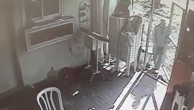 פרץ לישיבה בפתח-תקווה ונעצר