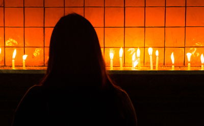 מאמע TV: מי ידליק את הנרות לנשים המוכות?