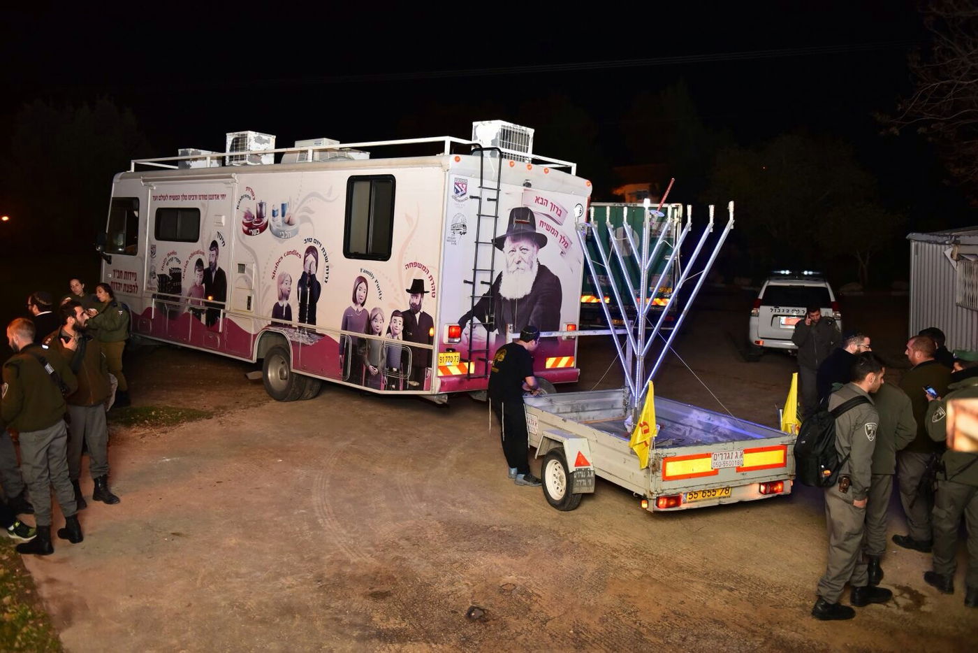 ניידות חב"ד במבצע חנוכה