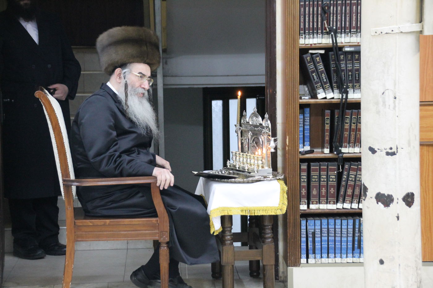 אדמו"רי בני ברק בהדלקת הנר השני • גלריה