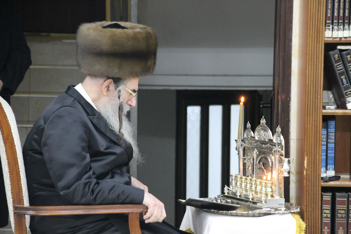 אדמו"רי בני ברק בהדלקת הנר השני • גלריה